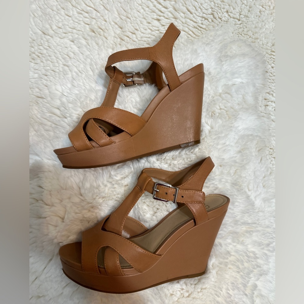 Gianni Bini Brown Strappy Sandals - Picture 3 of 8
